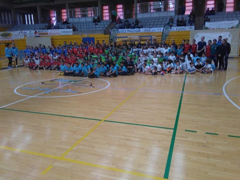 Más de 300 deportistas ejidenses participan en los Encuentros Educativos de Promoción de Balonmano a 5 de Diputación