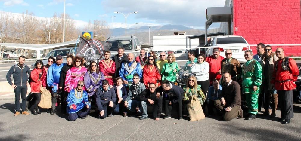 Los moteros de Custom Poniente llevan la ilusión de los Reyes Magos al Centro Ocupacional