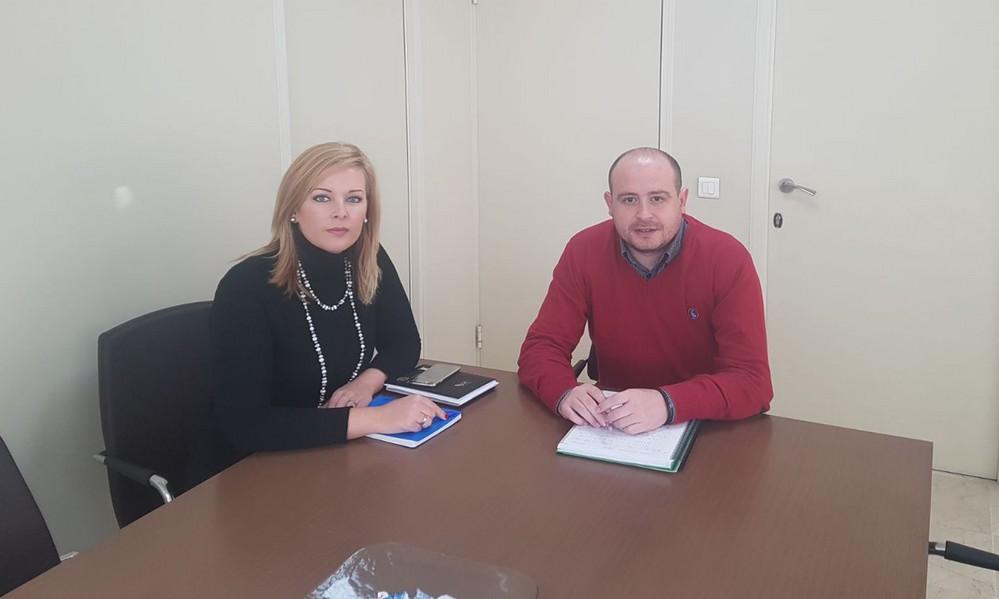 El PSOE pide al PP que haga extensible al resto de jubilados del municipio la rebaja en los amarres que ha aprobado la Junta