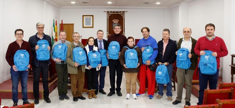 Obra Social “la Caixa” distribuye kits de material escolar a estudiantes en situación de vulnerabilidad