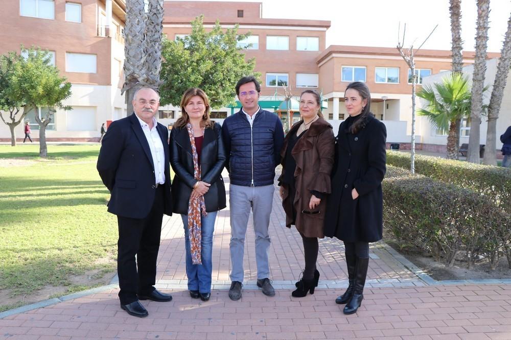 El PP exige a Susana Díaz que cumpla su compromiso y dote al Hospital de Poniente de la Unidad de Oncología