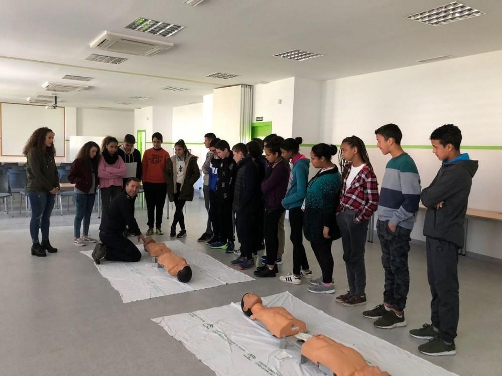 Más de 300 alumnos de los IES de Vícar han participado en los talleres sobre los efectos del alcohol y las drogas en la conducción