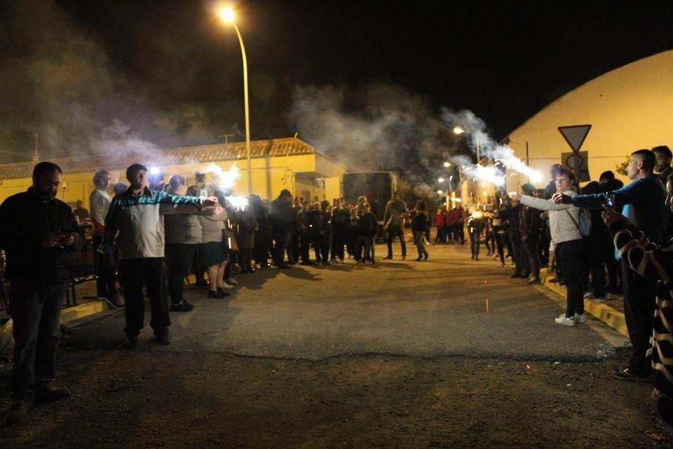 Santa María del Águila celebra su tradicional hoguera de San Antón