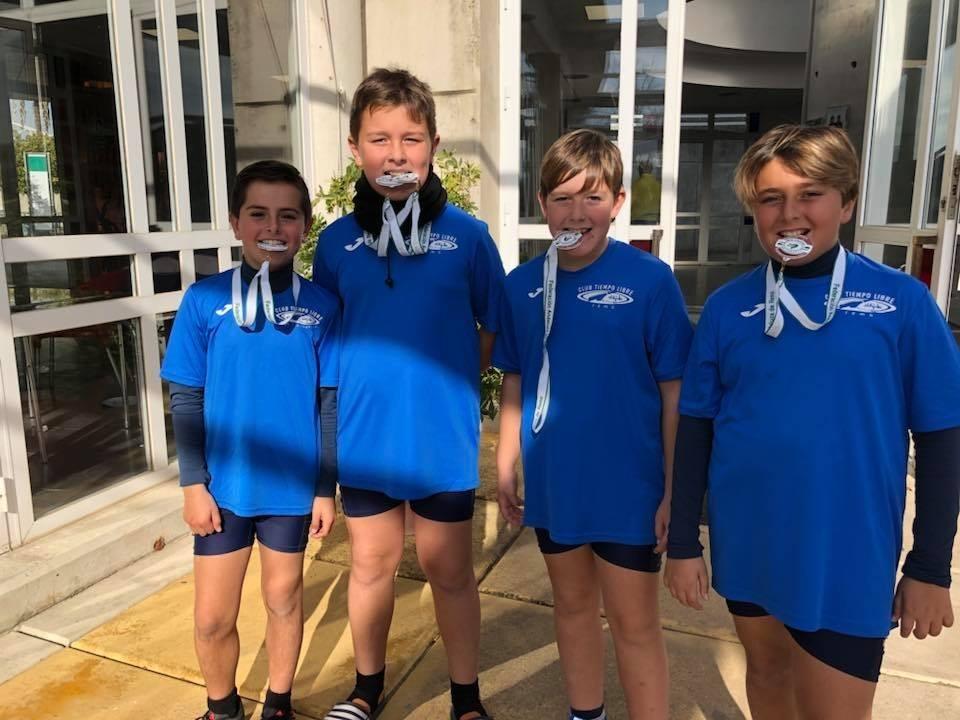 Tiempo libre se cuelga 9 medallas en la II Regata de la Copa Andalucía de remo