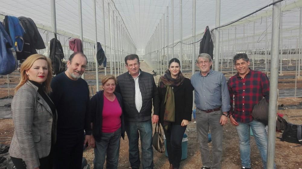 El PSOE de El Ejido explica a los afectados por el tornado las ayudas previstas por la Junta