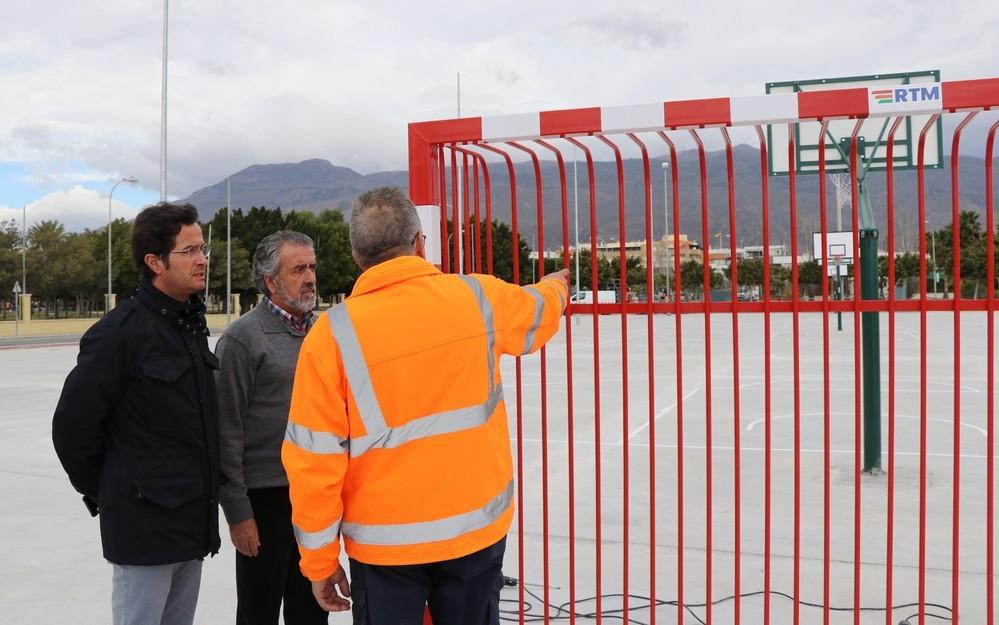 Los ejidenses ya pueden hacer uso de las tres nuevas pistas deportivas habilitadas en el Recinto Ferial