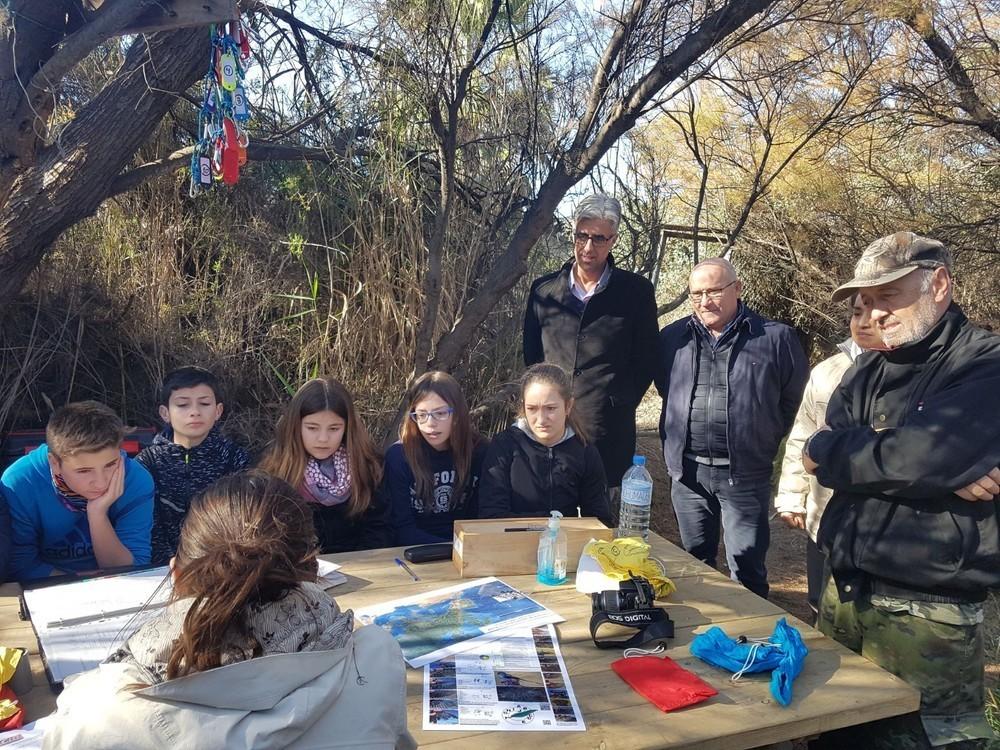 Jóvenes del IES Abdera conocen Las Albuferas con motivo del Día Mundial de los Humedales