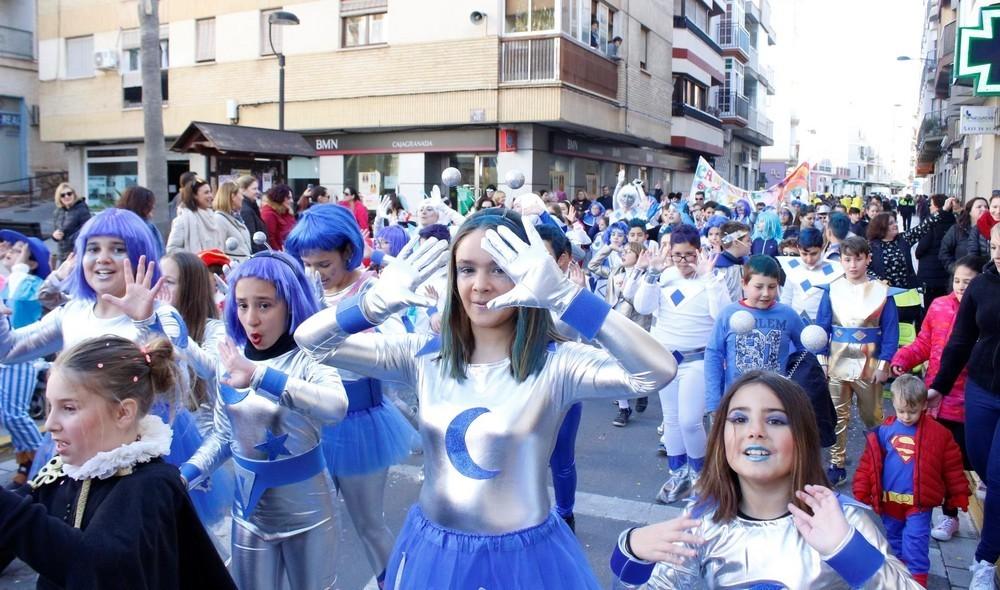 Adra bate récord de participación en su pasacalles infantil con más de 2.000 niños y niñas