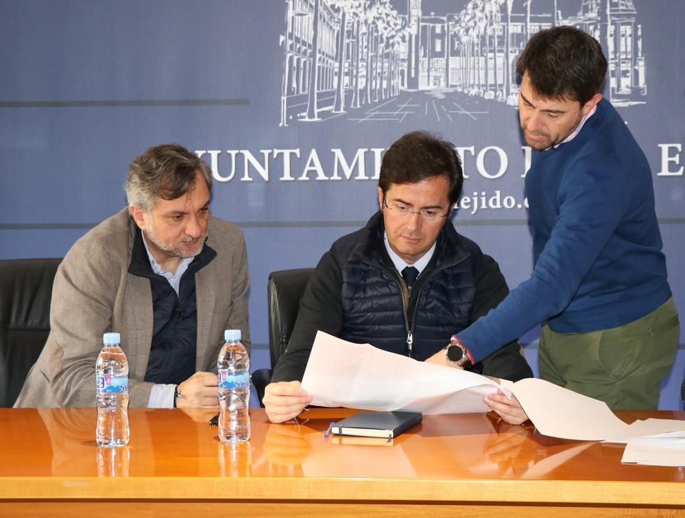 Una inversión de algo más de 1,8 millones de euros vendrá a modernizar la red de impulsión y de abastecimiento de Ejido Beach