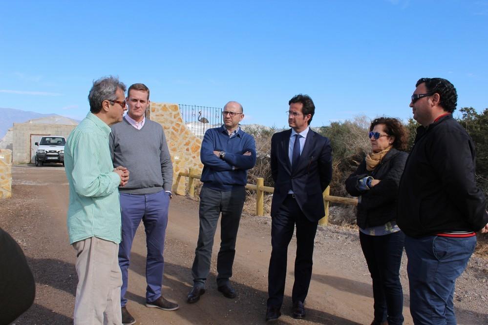 Góngora plantea la conexión por carril bici entre Almerimar y Roquetas de Mar a través del Paraje de Punta Entinas-Sabinar