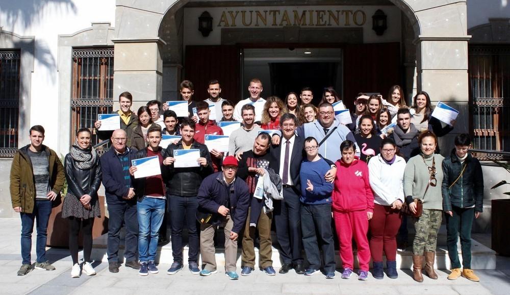 Manuel Cortés señala el deporte como “clave” para la inclusión y ocio de los usuarios del Centro Ocupacional