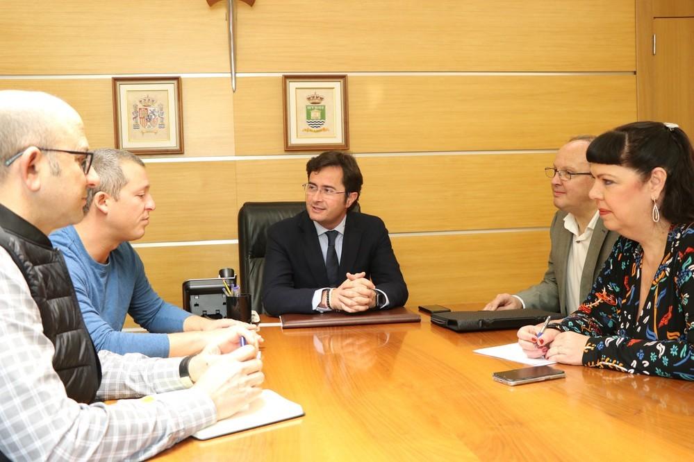 El alcalde y el touroperador americano 'Explorations by Thor' mantienen una reunión de trabajo para abrir El Ejido al turismo agrario de negocios