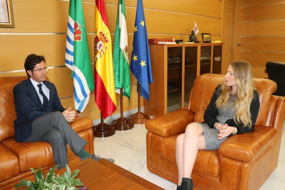 La ejidense Verónica Pérez, especialista en cirugía oral y maxilofacial, entre los mejores médicos del país