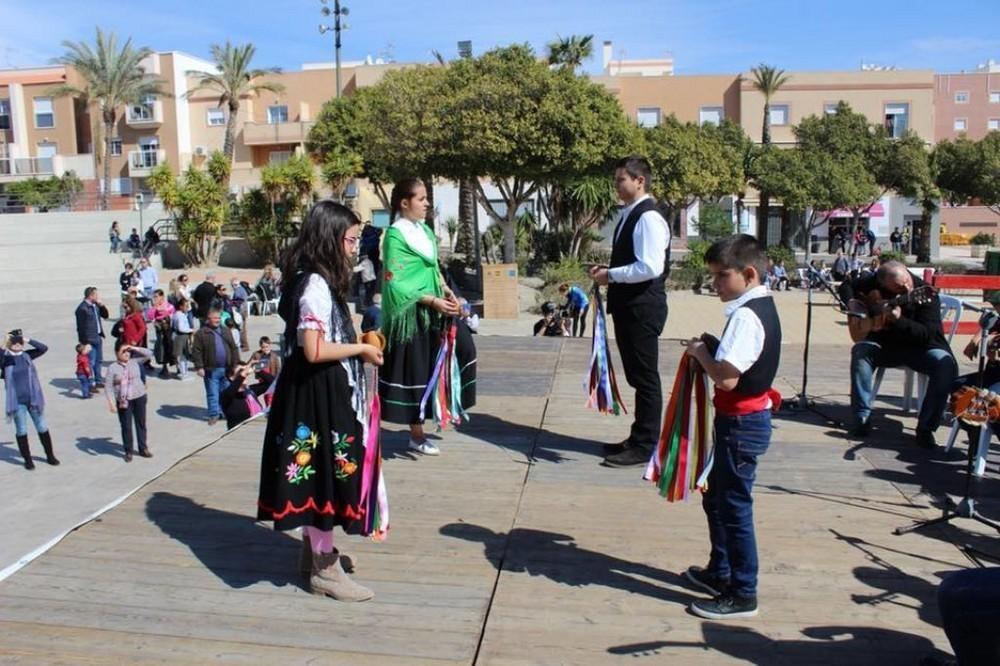 El trovo fue protagonista de los actos del Día de Andalucía en Vícar