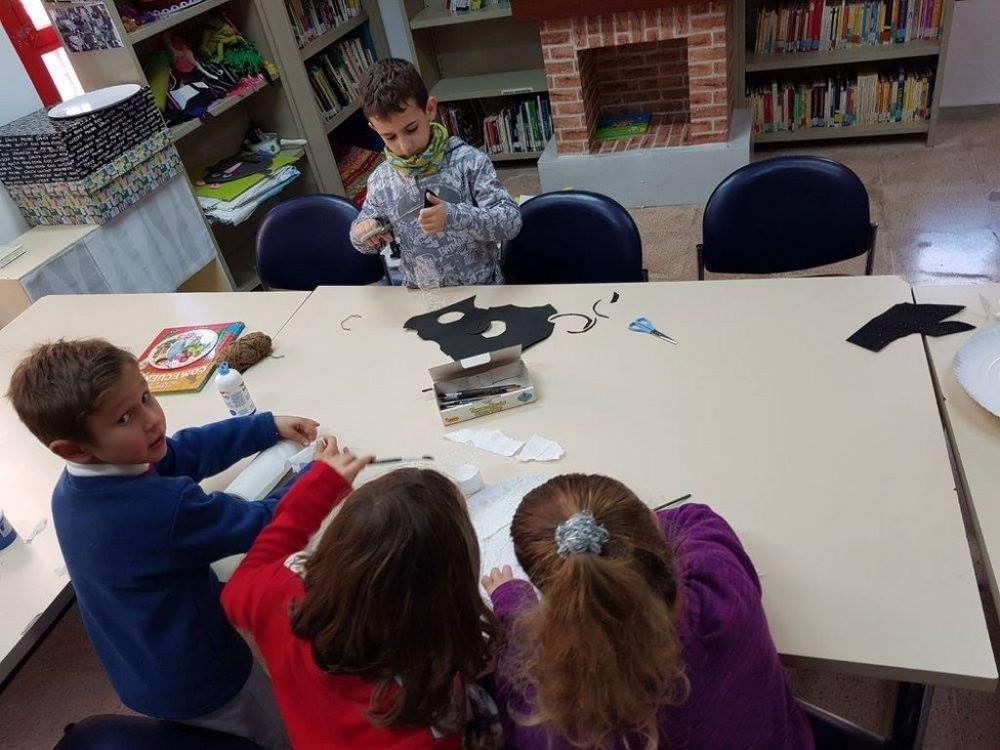 Los trabajos realizados en las bibliotecas de Vícar forman parte de una exposición itinerante