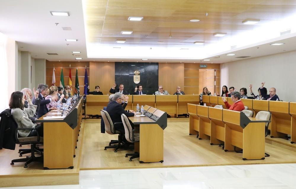 El Pleno Municipal aprueba la actualización de la tarifa del agua por el traslado de los costes de la desalación