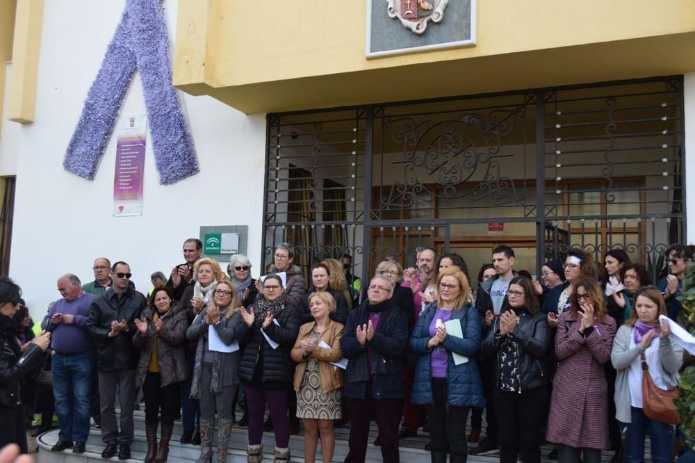 Las trabajadoras municipales de Vícar se suman al paro contra la brecha salarial y las desigualdades de género