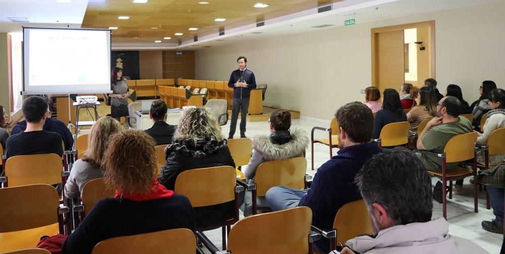 Algo más de 40 empresas del sector del comercio y las agencias de viajes se animan a adherirse al sistema SICTED