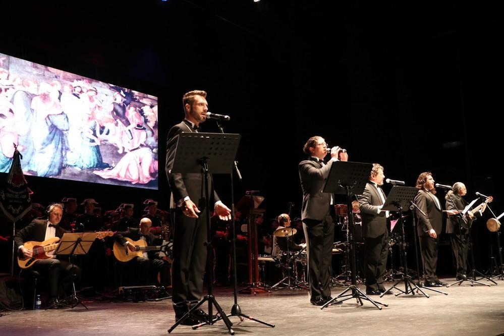 El Ayuntamiento reconoce la labor que realizan Hermandades y Cofradías en un gran acto que supone el comienzo  de la Semana Santa ejidense