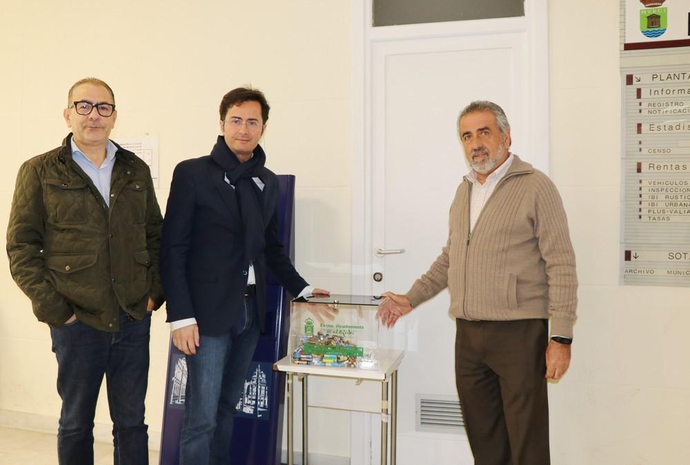 El Ejido cuenta ya con 98 contenedores repartidos por el municipio para la recogida de pilas y baterías usadas