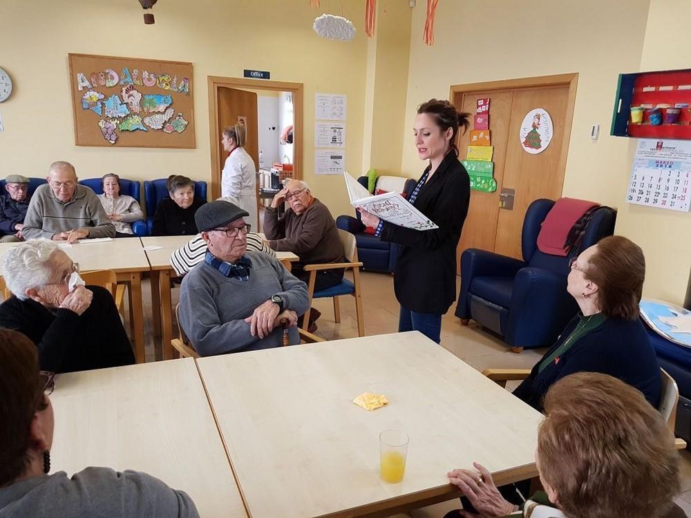 La Biblioteca 'Carmen de Burgos' acoge la exposición itinerante Libros y Cuentos Infantiles