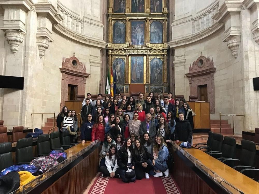 Alumnos de 3º de ESO del IES Puebla de Vícar visitan el Parlamento Andaluz