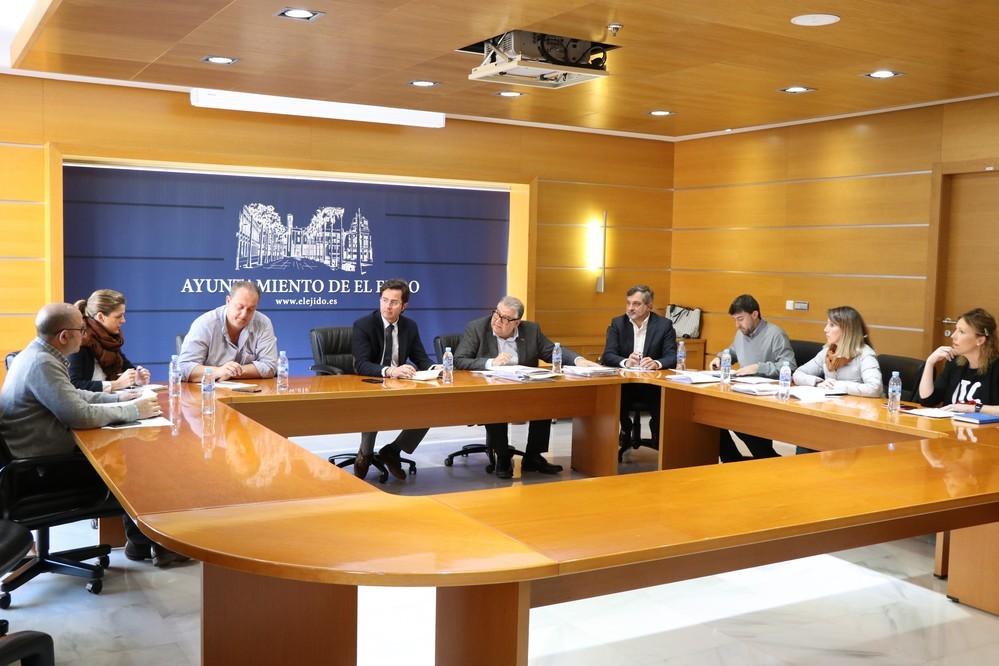El Ayuntamiento de El Ejido reduce en más de 5.5 millones de euros la deuda financiera