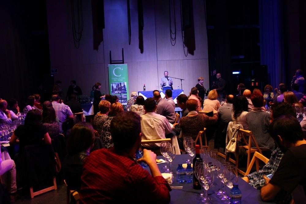 Una original Cata de Vinos 'azules' pondrá la nota de color y sabor a las fiestas de San Marcos
