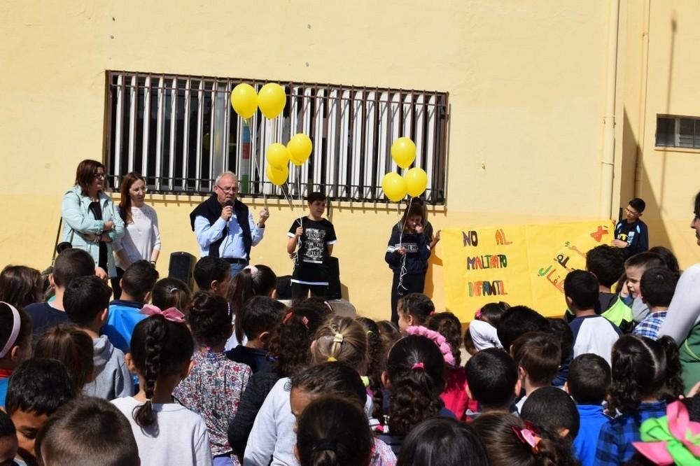 Los centros educativos de Vícar se suman a la celebración del Día Internacional de la lucha contra el maltrato infantil