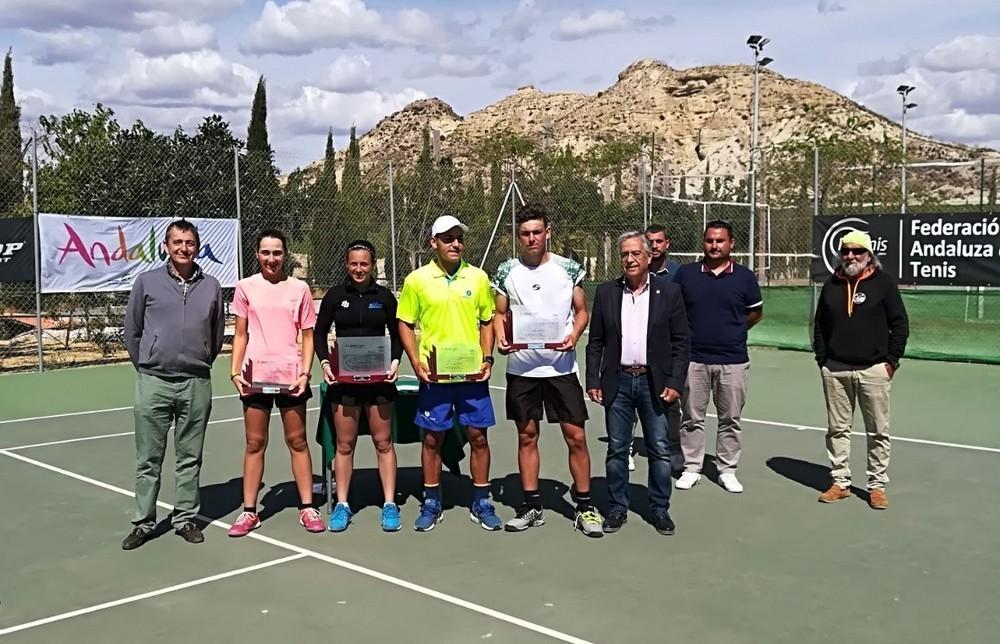 La ejidense Silvia Vargas se proclama campeona de Andalucía júnior de tenis en Vera