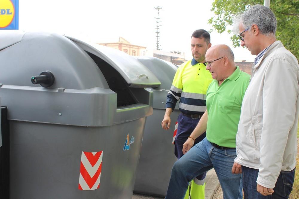 Adra instalará más de 40 nuevos contenedores de fácil uso y renovada estética