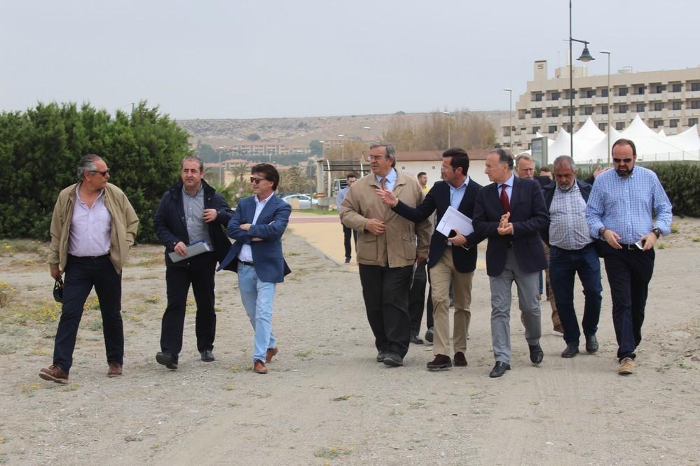 Arrancan los trabajos de emergencia en las playas de Almerimar y Balerma