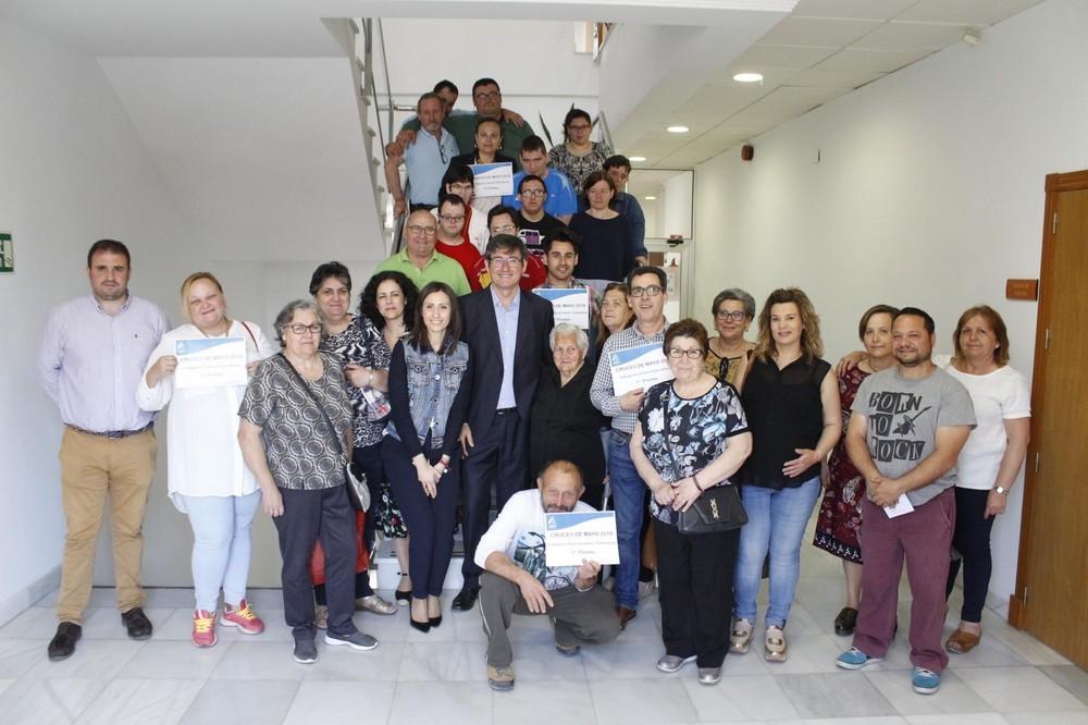 Adra entrega los premios a las Cruces de Mayo ganadoras