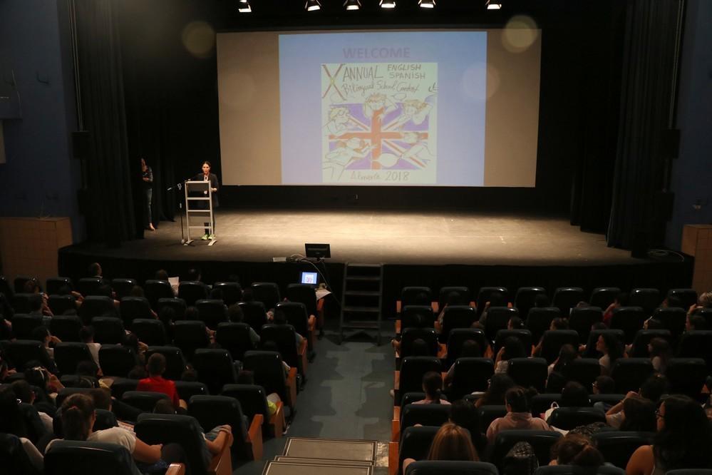 El Teatro Municipal de El Ejido acoge el 'X Certamen Anual de Bilingual School Contest'