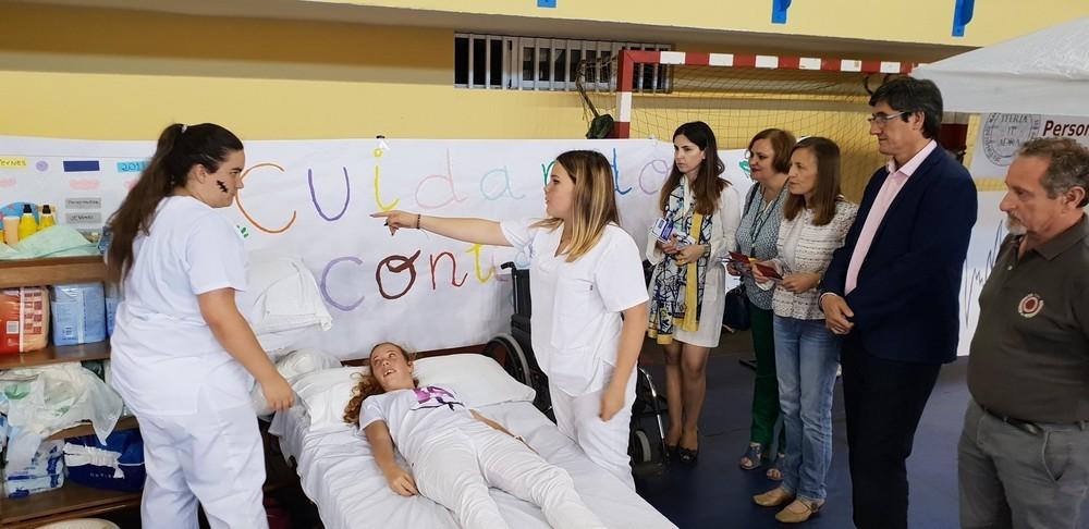 Los institutos de Adra muestran su oferta educativa en la I Feria de Formación ProfesionaI