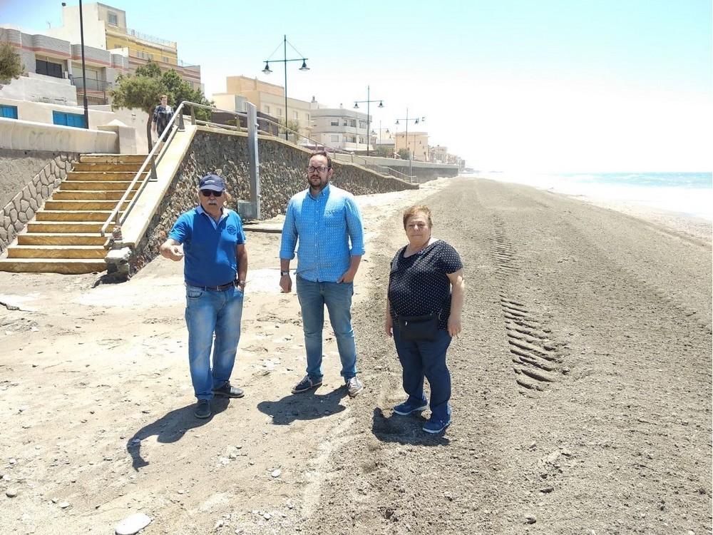 IU reclama al PP una solución urgente para la playa de Balerma