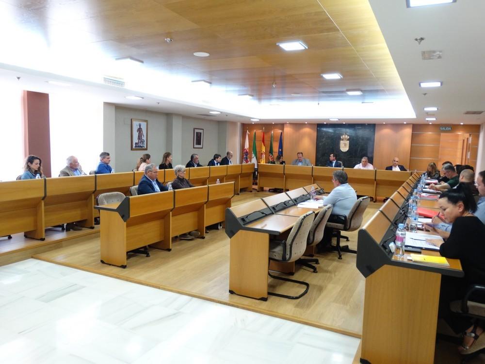 El Pleno de El Ejido saca adelante el presupuesto más inversor y con menor carga impositiva de los últimos años