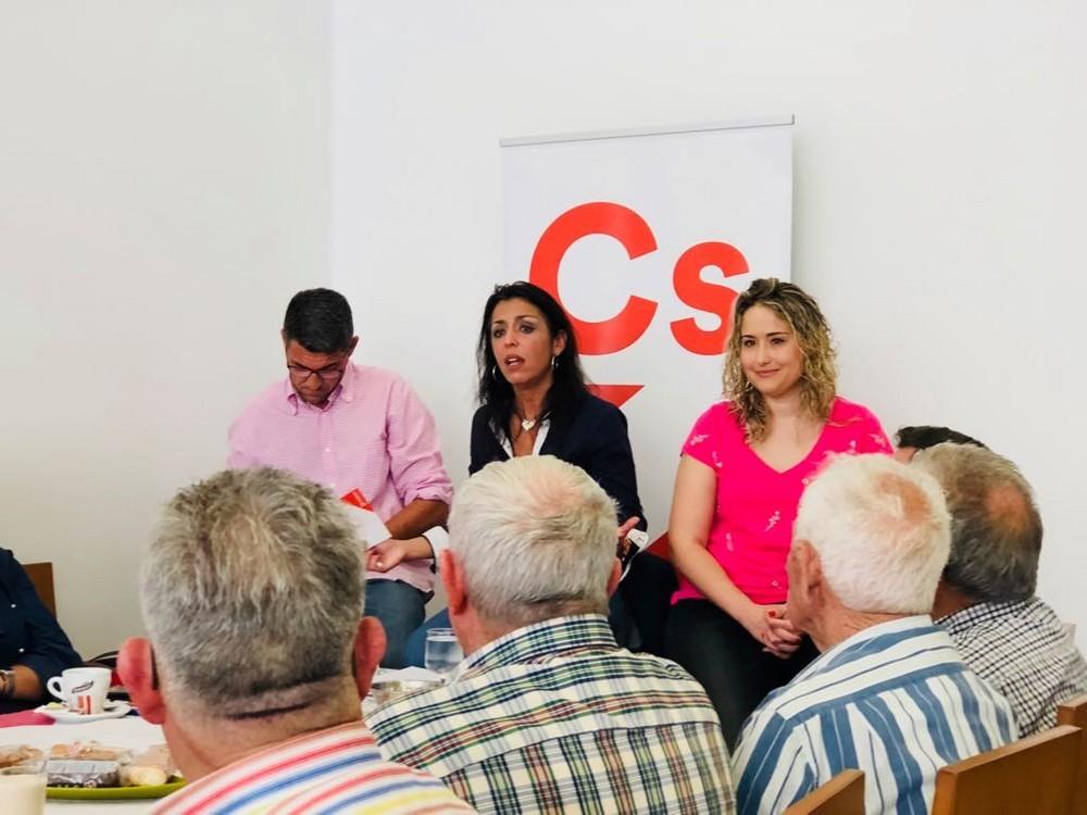 Ciudadanos detalla a mayores de El Ejido el Impuesto de Sucesiones y Donaciones