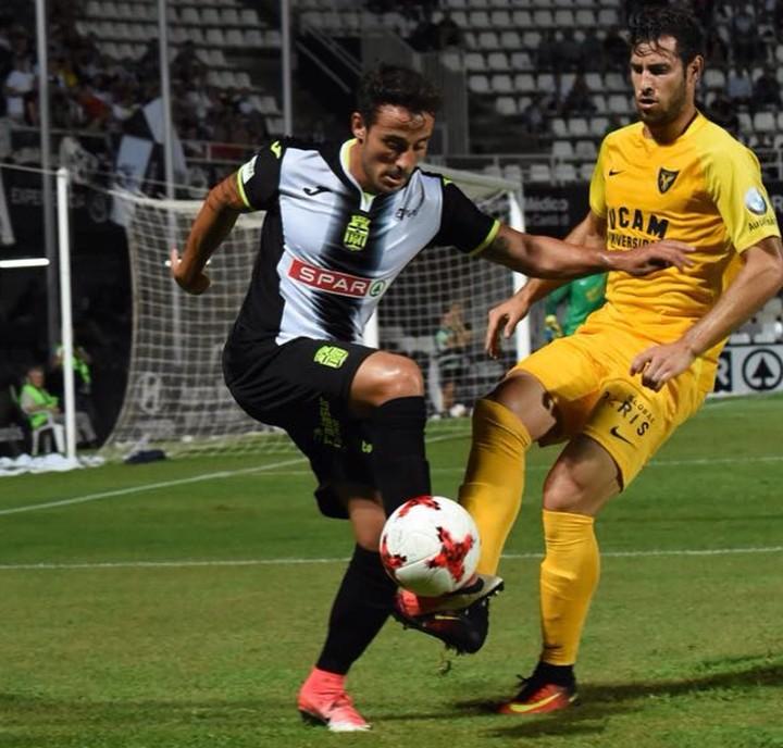 El CD El Ejido ficha Álvaro González por dos temporadas