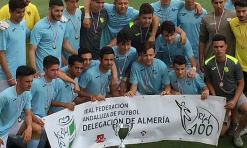 El juvenil del CD El Ejido, campeón de liga de Tercera Andaluza