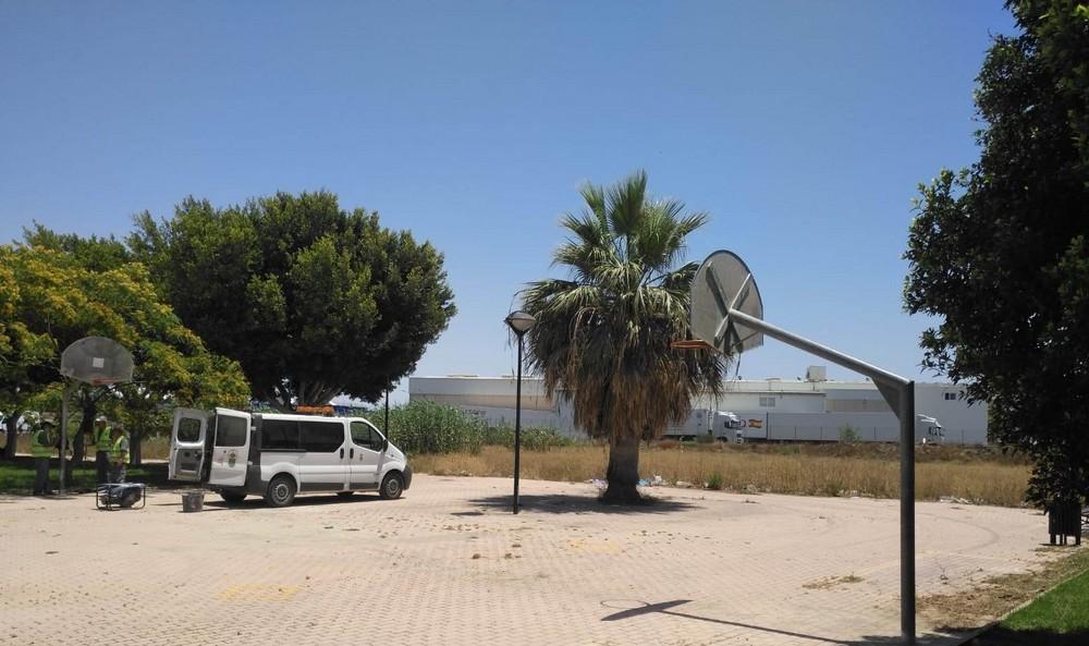 El Ayuntamiento de El Ejido potencia la práctica de ejercicio al aire libre con la construcción y remodelación de diez pistas deportivas