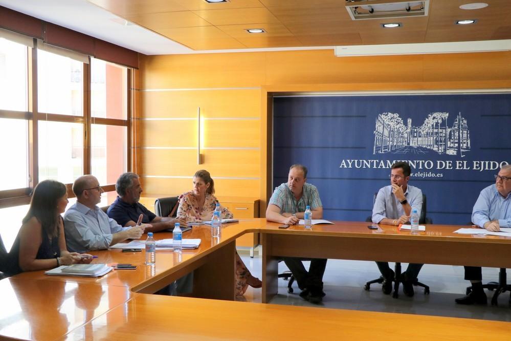 El Ejido aprueba licencias para la rehabilitación de invernaderos y recuerda la obligatoriedad de cumplir con la normativa