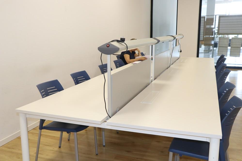 La Oficina de Turismo de Almerimar abre su sala de estudio con 25 puestos de lectura y conexión Wifi