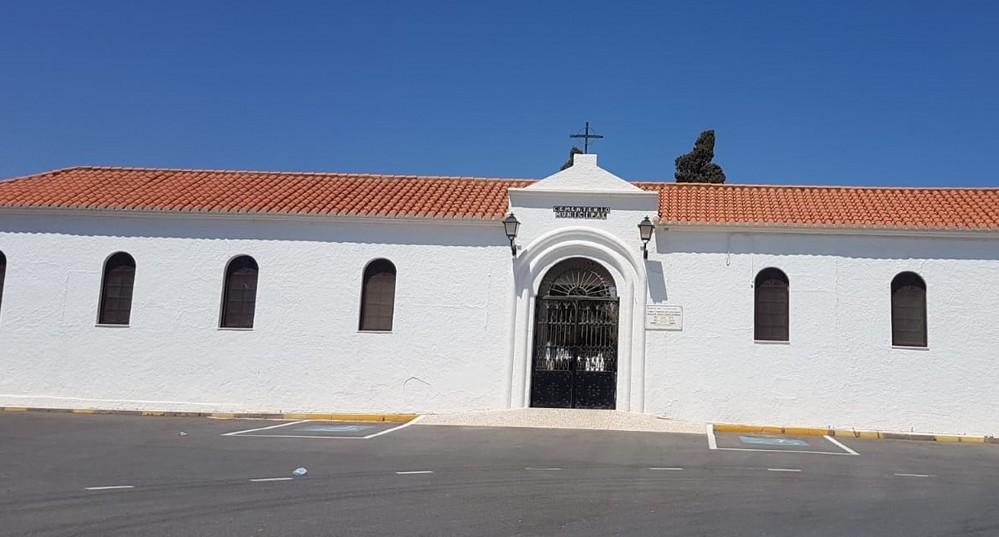 El alcalde de Adra satisfecho tras la licitación del proyecto de ampliación del Cementerio Municipal