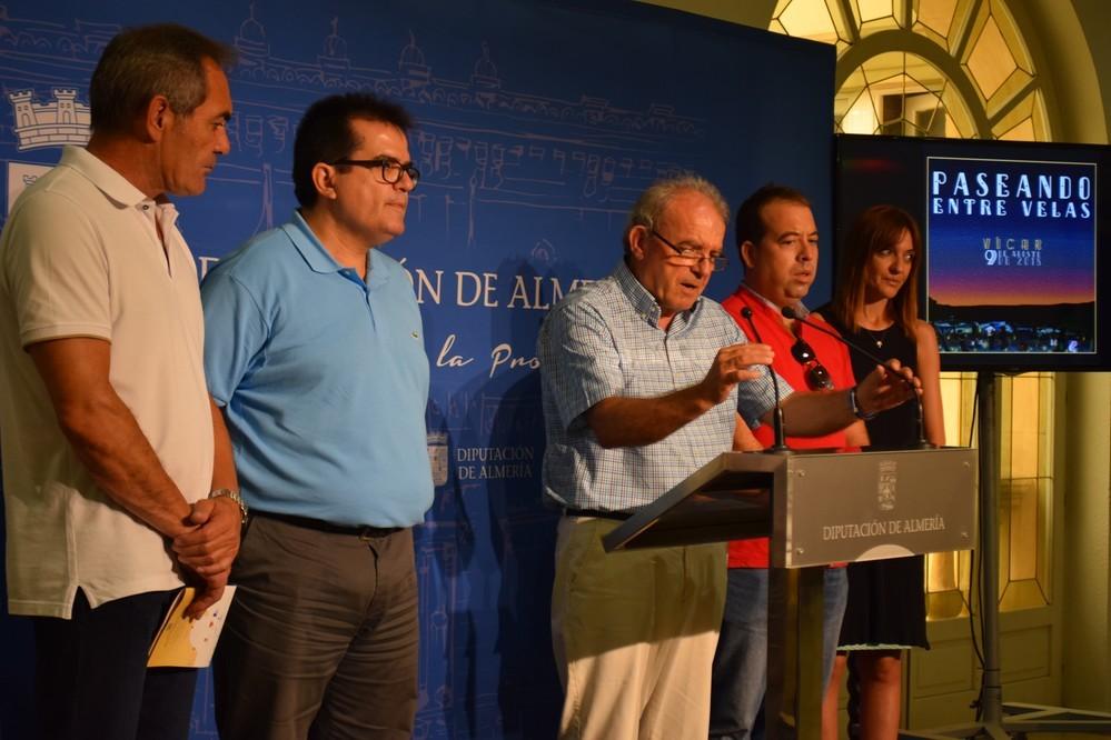 Más de 14.000 velas y candiles iluminarán mañana la noche en la Villa de Vícar para contemplar la lluvia de estrellas