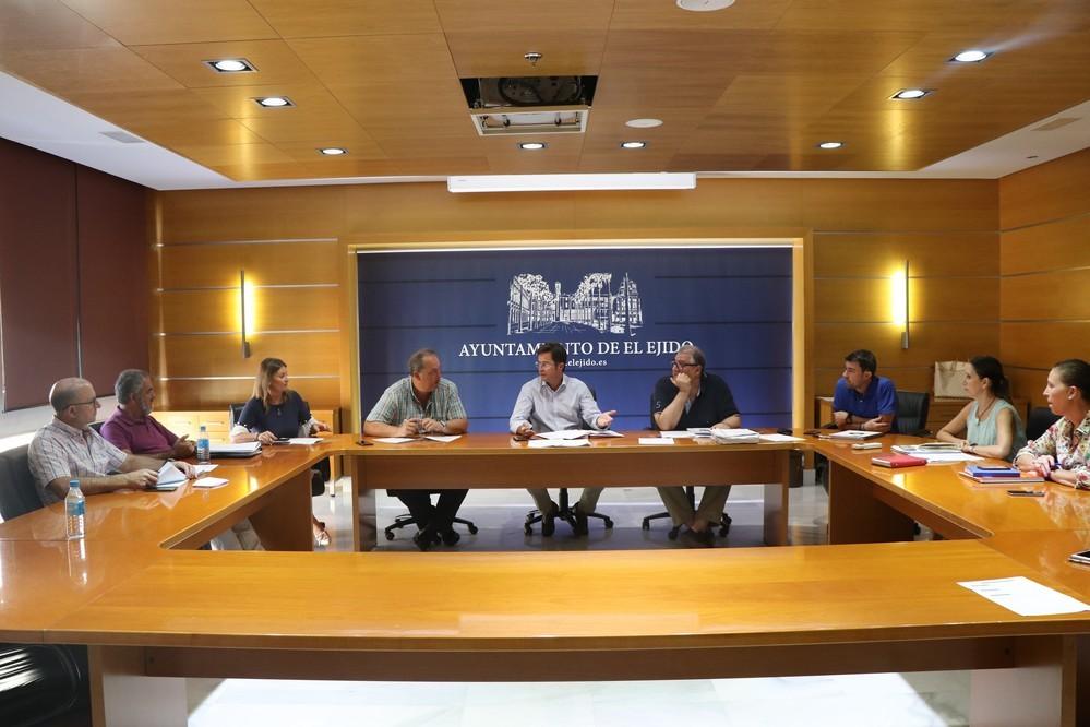 El gobierno local impulsa la remodelación integral del parque infantil del Paseo Marítimo de Balerma