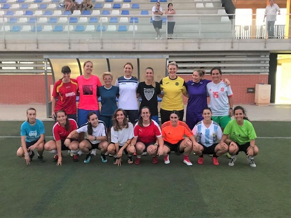 El CD El Ejido femenino continúa su puesta a punto formando un equipo unido y de calidad
