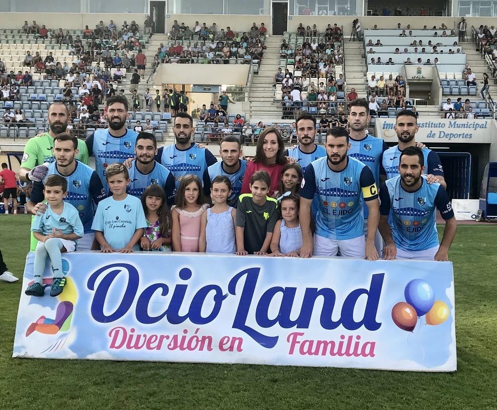 El CD El Ejido convence a su afición y vence al Sevilla Atlético con buen juego