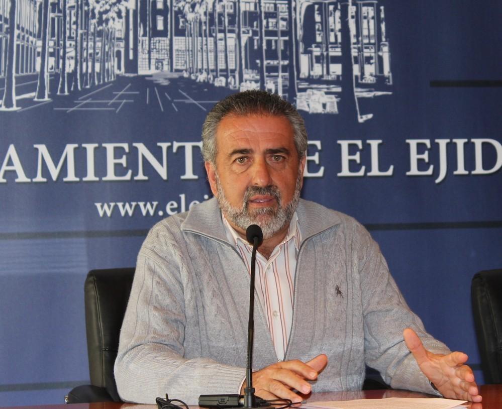 El Gobierno ejidense afirma que la mejora en el servicio de limpieza será visible en las próximas semanas una vez que finalice la implantación del nuevo contrato