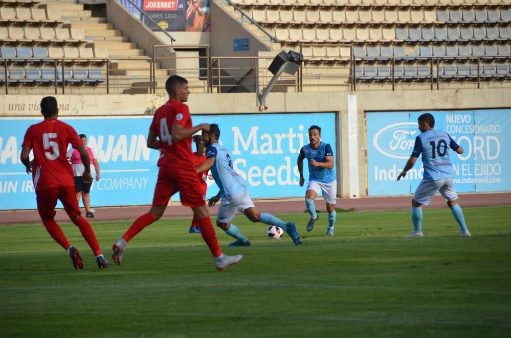El CD El Ejido se pone a punto para el partido ante el Sanluqueño todavía sin Corral ni Dani Hernández